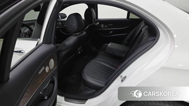 Mercedes-Benz E-Class W213 2022 Белый из Кореи, фото 3