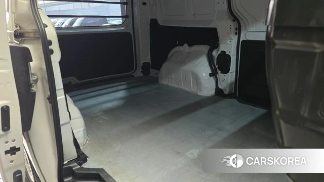 Hyundai Staria 2022 Белый из Кореи, фото 3