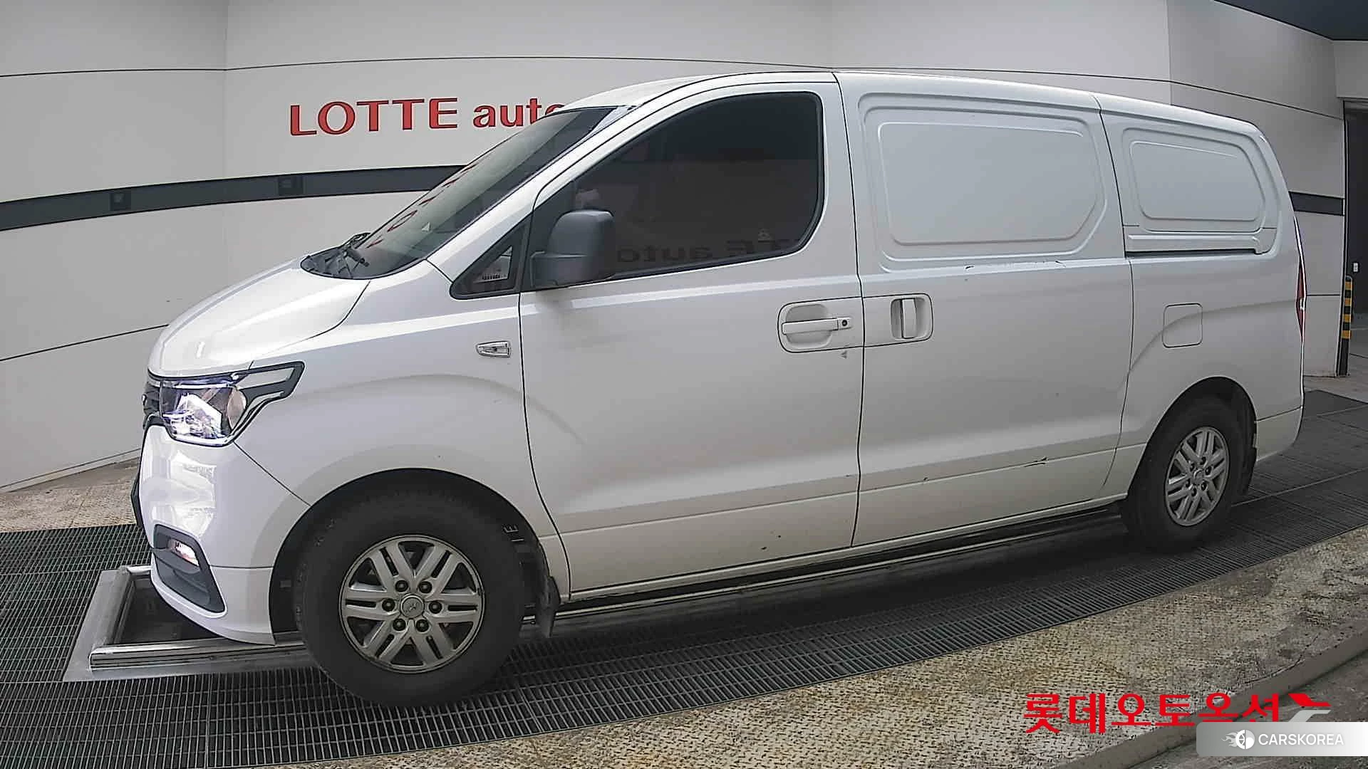 Hyundai Grand Starex 2021 Белый из Кореи, фото 3