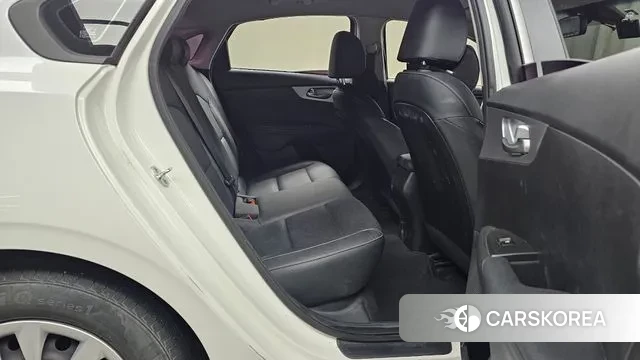 Kia The New K3 2nd generation 2021 Белый из Кореи, фото 3