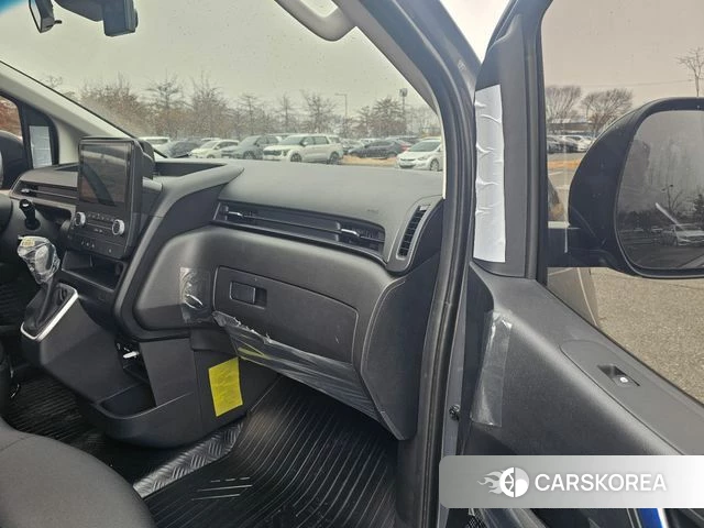 Hyundai Staria 2025 Серебристо-серый из Кореи, фото 3