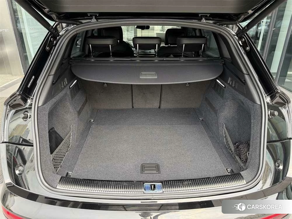 Audi Q5L 2023 Черный из Китая, фото 3