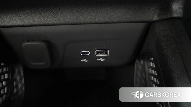 Chevrolet (GM Daewoo) The New Trail Blazer 2023 Белый из Кореи, фото 3