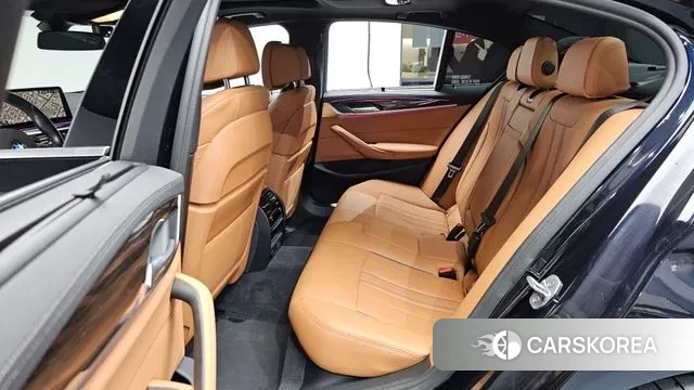 BMW 5 Series (G30) 2022 Черный из Кореи, фото 3