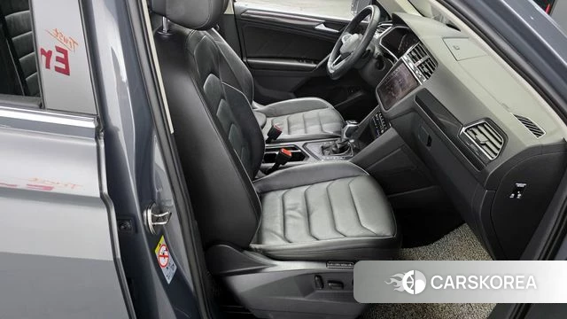 Volkswagen Tiguan second Generation 2021 Серый из Кореи, фото 3