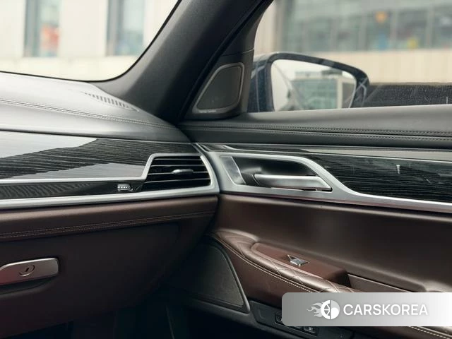 BMW 7 series 2021 Черный из Китая, фото 3