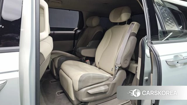 Kia The New Carnival 4th Generation 2025 Серебристо-серый из Кореи, фото 3