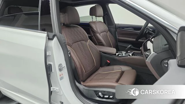 BMW 6 Series GT (G32) 2024 Белый из Кореи, фото 3