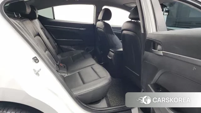 Hyundai Avante AD 2018 Белый из Кореи, фото 3