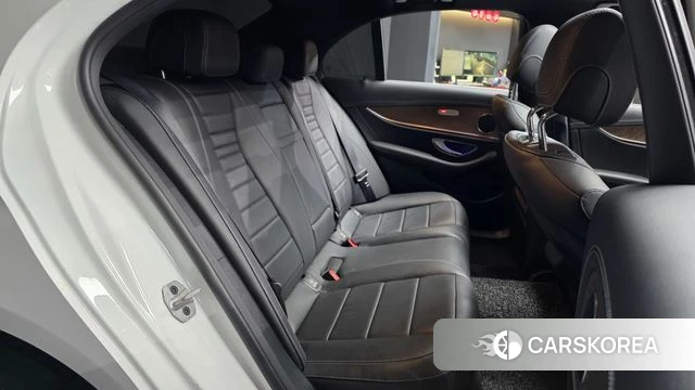 Mercedes-Benz E-Class W213 2022 Белый из Кореи, фото 3