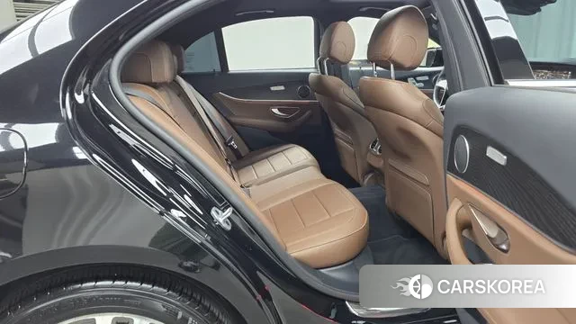 Mercedes-Benz E-Class W213 2023 Черный из Кореи, фото 3