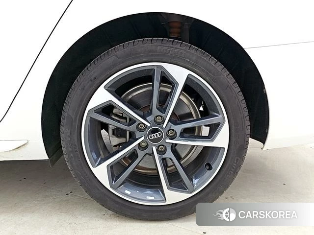 Audi A4L 2023 Белый из Китая, фото 3