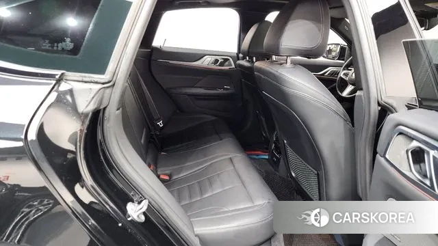 BMW i4 2022 Черный из Кореи, фото 3