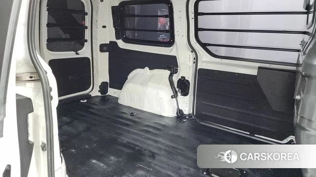 Hyundai Staria 2022 Белый из Кореи, фото 3