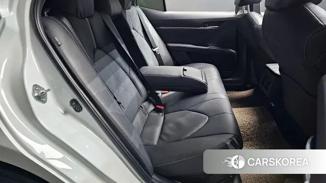 Toyota Camry (XV70) 2023 Белый из Кореи, фото 3