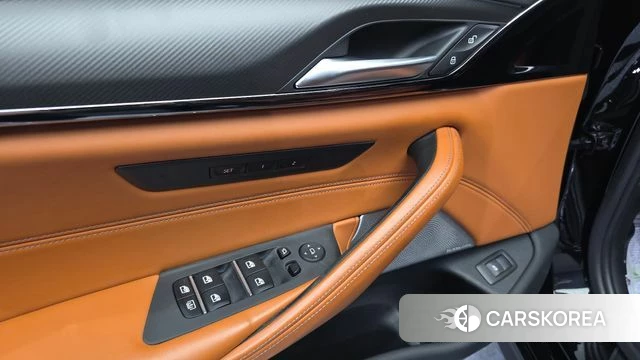 BMW M5 (F90) 2021 Черный из Кореи, фото 3