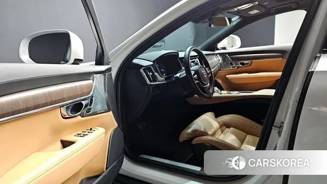 Volvo V90 Cross-Country 2023 Белый из Кореи, фото 3