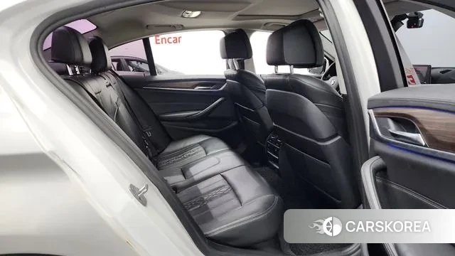 BMW 5 Series (G30) 2019 Белый из Кореи, фото 3