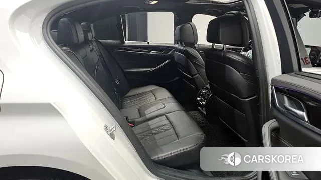 BMW 5 Series (G30) 2019 Белый из Кореи, фото 3