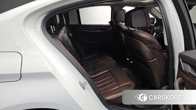 BMW 5 Series (G30) 2021 Белый из Кореи, фото 3