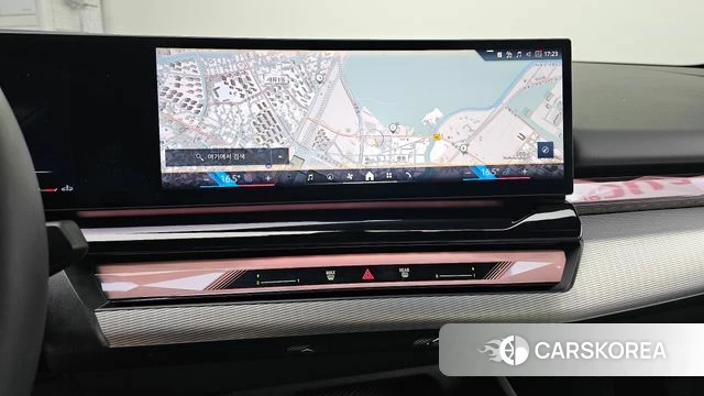 BMW 5 Series (G60) 2025 Белый из Кореи, фото 3
