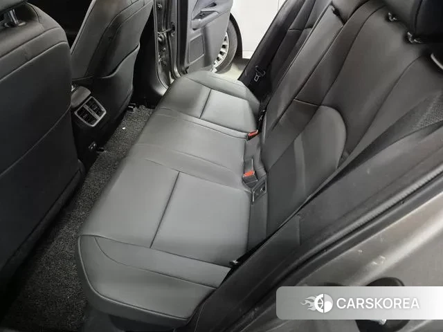 Lexus UX250h 2023 Серебряный из Кореи, фото 3