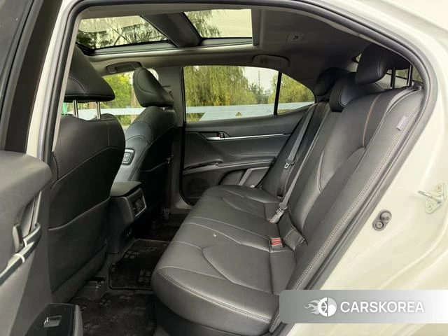 Toyota Camry 2021 Белый из Китая, фото 3