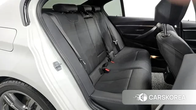 BMW 3 Series (F30) 2018 Белый из Кореи, фото 3