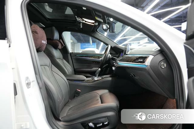 BMW 5 series 2018 Белый из Китая, фото 3