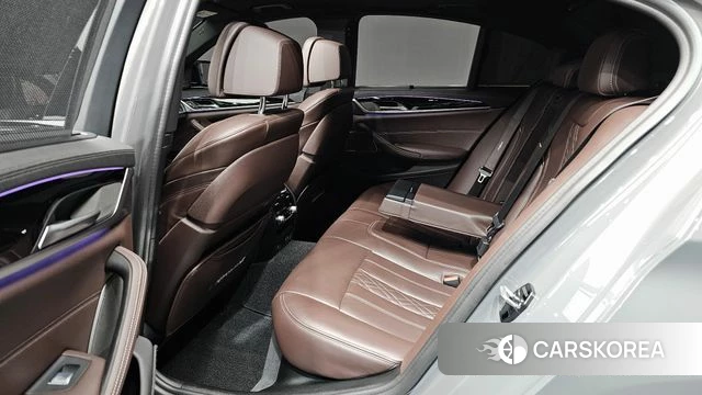 BMW 5 Series (G30) 2022 Серебристо-серый из Кореи, фото 3