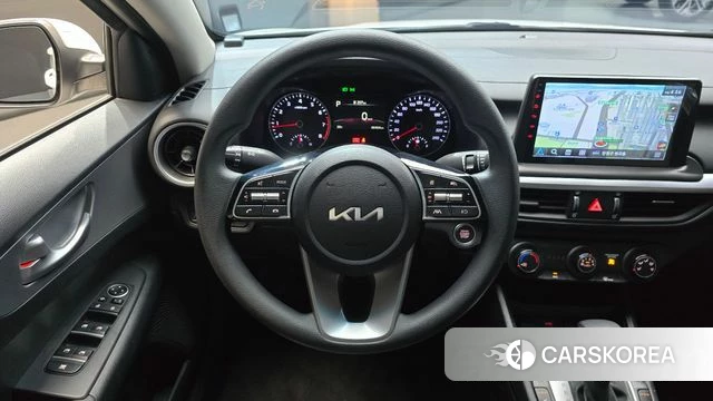 Kia The New K3 2nd generation 2023 Белый из Кореи, фото 3