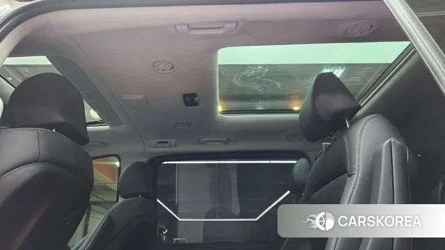 Hyundai Staria 2023 Белый из Кореи, фото 3