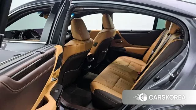 Lexus ES300h 7th generation 2021 Серый из Кореи, фото 3