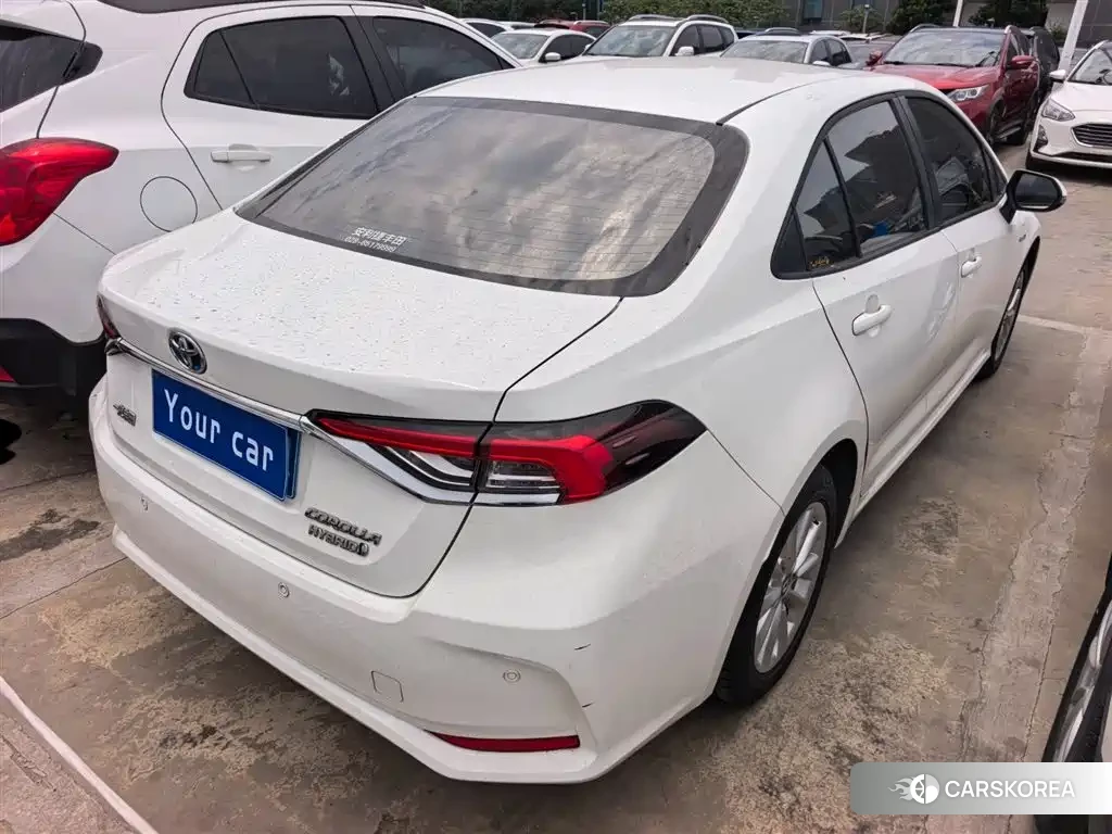 Toyota Corolla 2023 Белый из Китая, фото 3