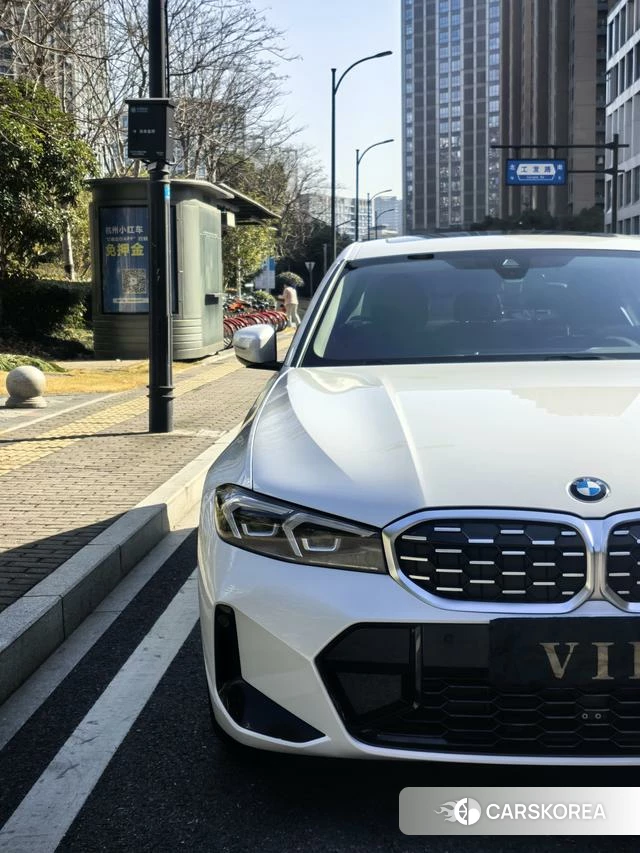 BMW 3 series 2023 Белый из Китая, фото 3