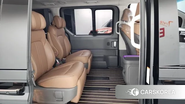 Hyundai Staria 2023 Черный из Кореи, фото 3