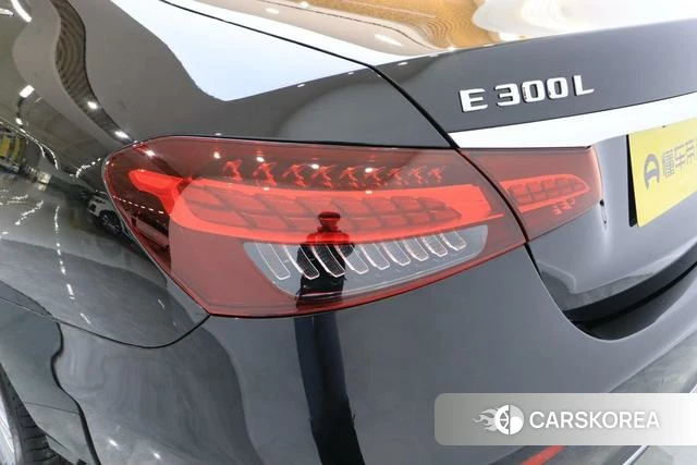 Mercedes-Benz E-class 2023 Черный из Китая, фото 3