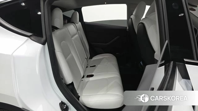 Tesla Model Y 2024 Белый из Кореи, фото 3