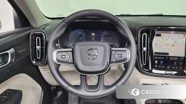 Volvo XC40 2025 Черный из Кореи, фото 3