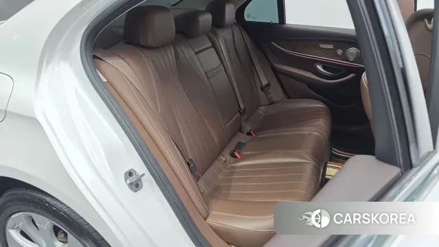 Mercedes-Benz E-Class W213 2018 Белый из Кореи, фото 3