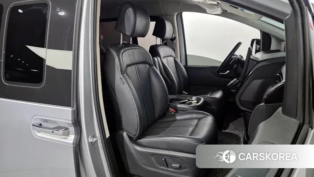 Hyundai Staria 2021 Серебряный из Кореи, фото 3