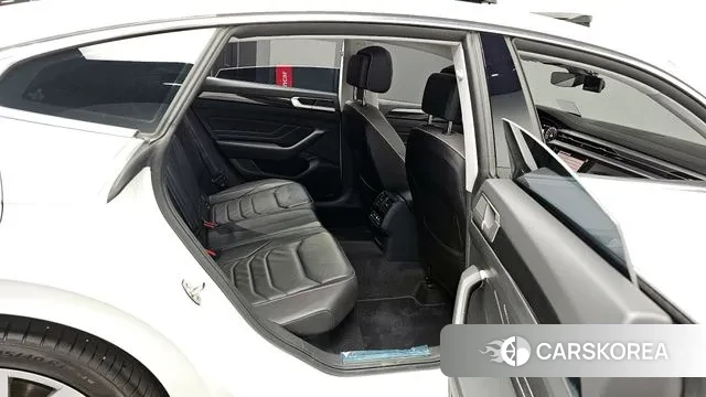 Volkswagen Arteon 2023 Белый из Кореи, фото 3