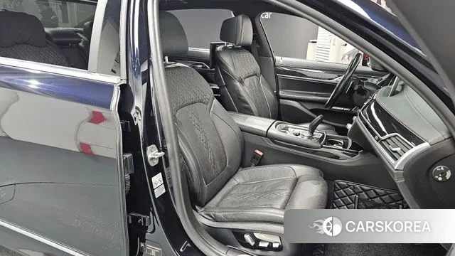 BMW 7 Series (G11) 2018 Черный из Кореи, фото 3