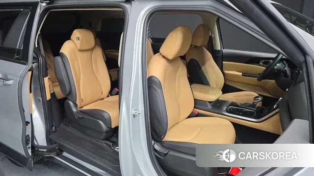 Kia Carnival 4th generation 2022 Серебряный из Кореи, фото 3