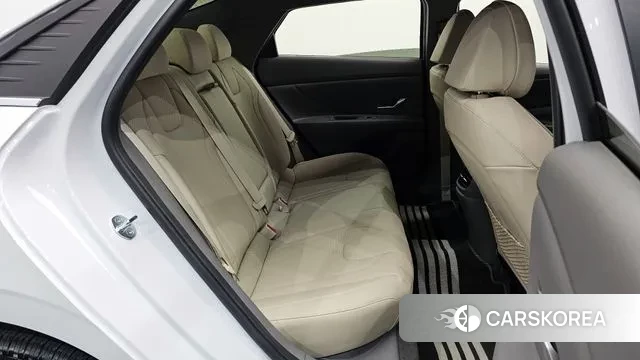 Hyundai Avante (CN7) 2023 Белый из Кореи, фото 3