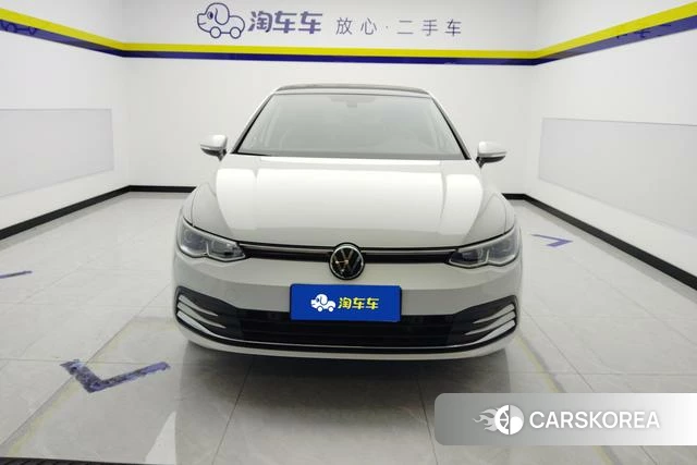 Volkswagen Golf 2023 Белый из Китая, фото 3