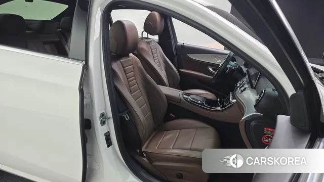 Mercedes-Benz E-Class W213 2021 Белый из Кореи, фото 3