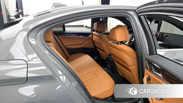 BMW 5 Series (G30) 2020 Серый из Кореи, фото 3