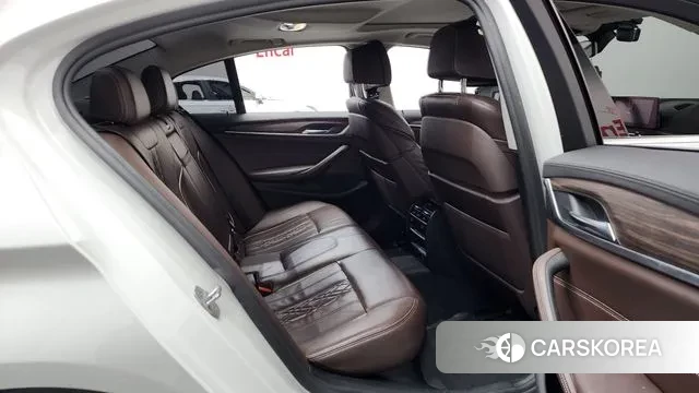 BMW 5 Series (G30) 2019 Белый из Кореи, фото 3