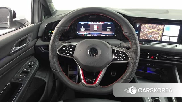Volkswagen Golf 8th Generation 2022 Белый из Кореи, фото 3